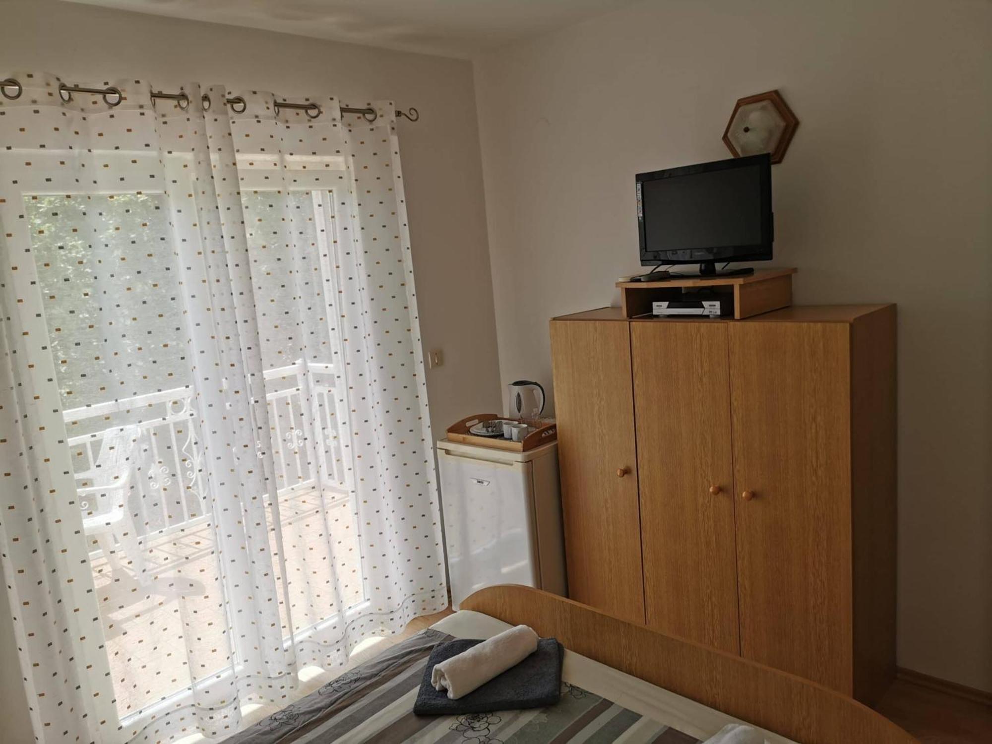 Apartments And Rooms Njivice Rom bilde