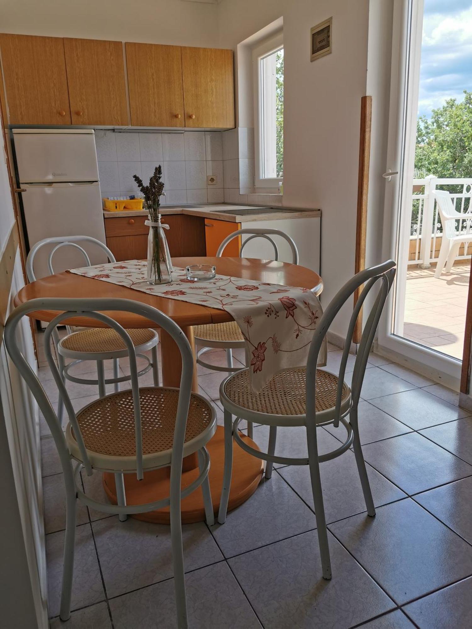 Apartments And Rooms Njivice Rom bilde