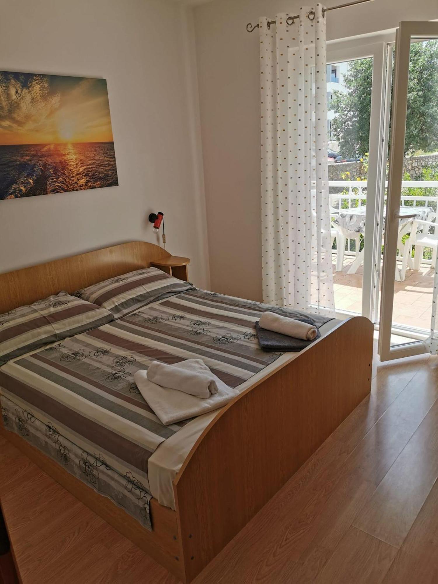 Apartments And Rooms Njivice Rom bilde