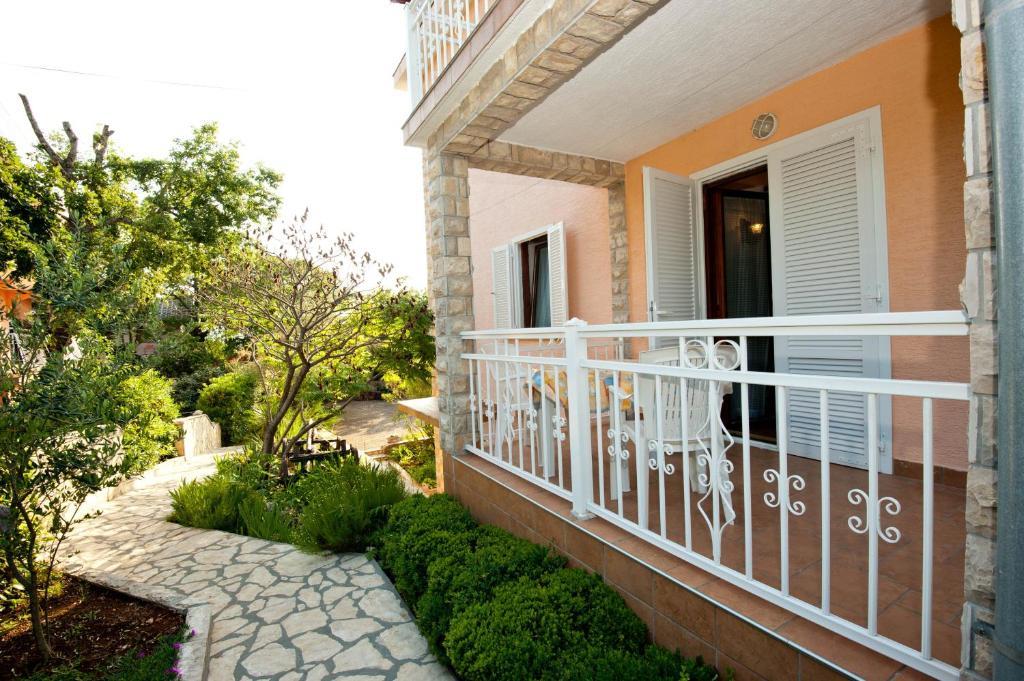 Apartments And Rooms Njivice Rom bilde