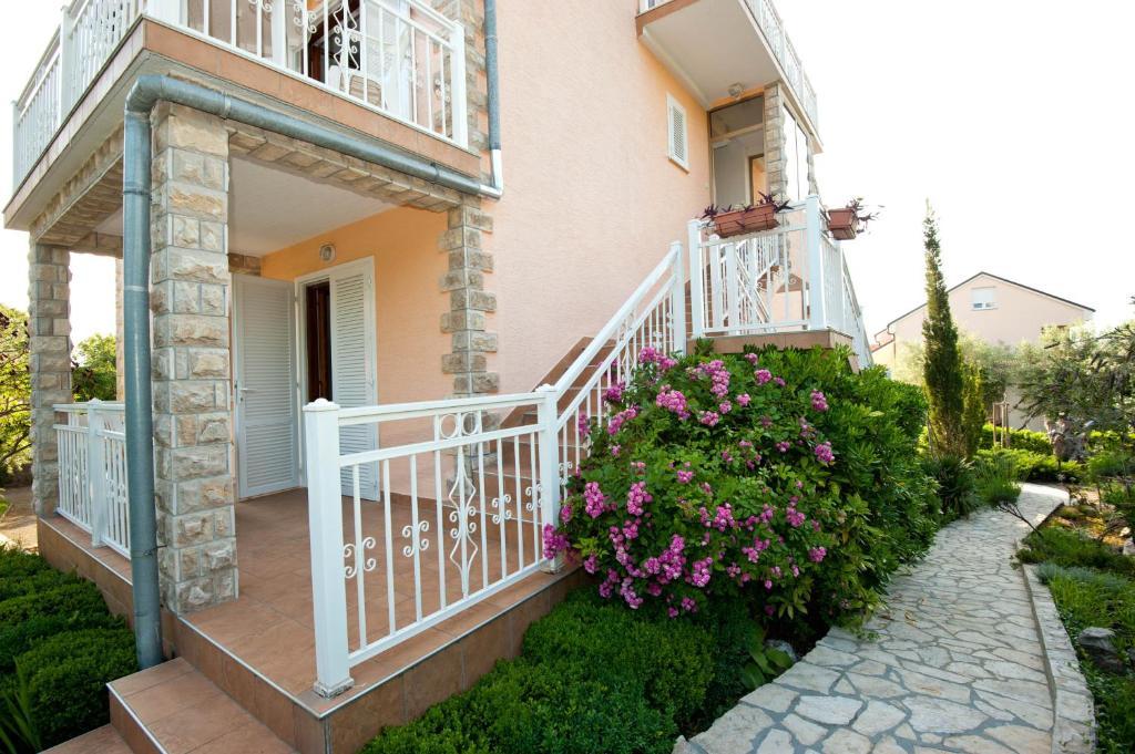 Apartments And Rooms Njivice Rom bilde